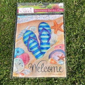 Flip Flops Beach Welcome garden flag new in package from Erin’s Garden 12.5 X 18